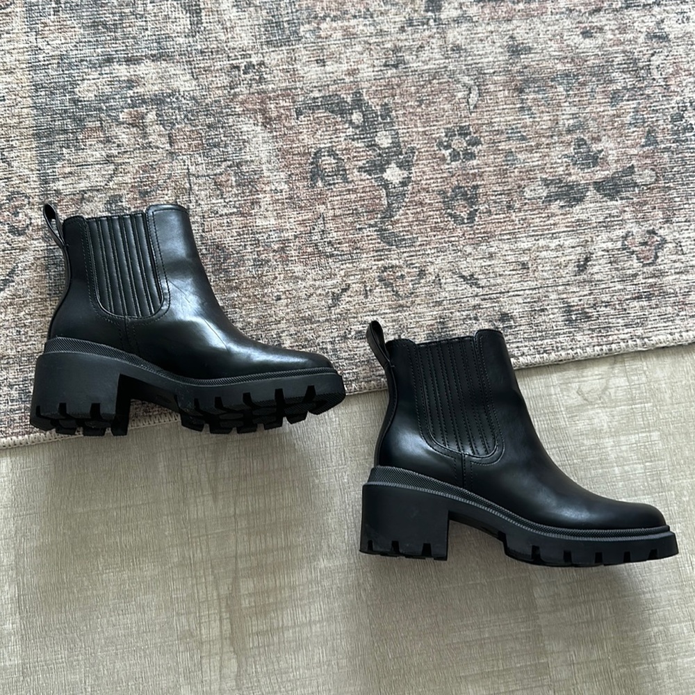 Black Chelsea boots